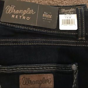Ladies Retro Wranglers. Mid Rise. Size 7 x 34